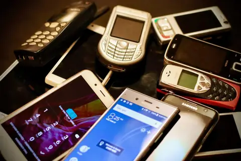 13 Common Items from the 2000s That Feel Like Ancient History Now