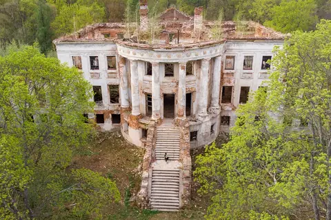 Hotels From Around The World That Were Abandoned